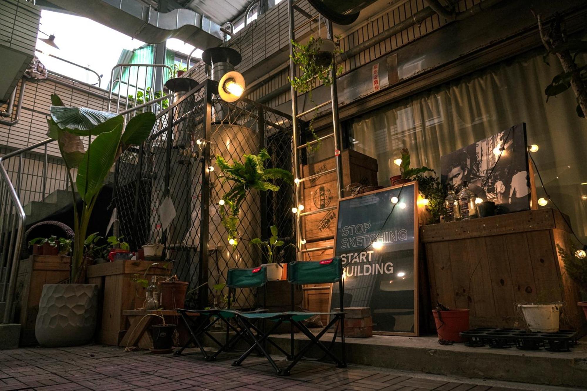 Meeting Mates Hostel Taipei Exterior photo